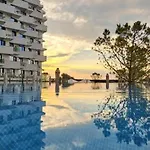 아파트 Waves 60 Infinity Năvodari