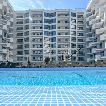 Waves 60 Infinity Apartment *