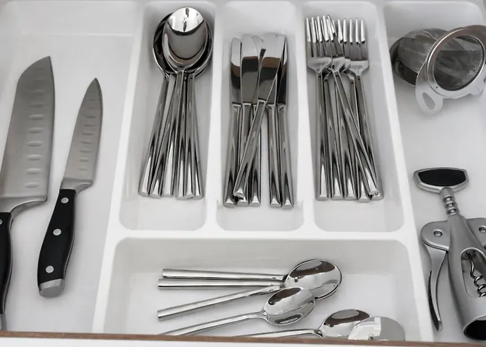 Waves 60 Infinity Apartment